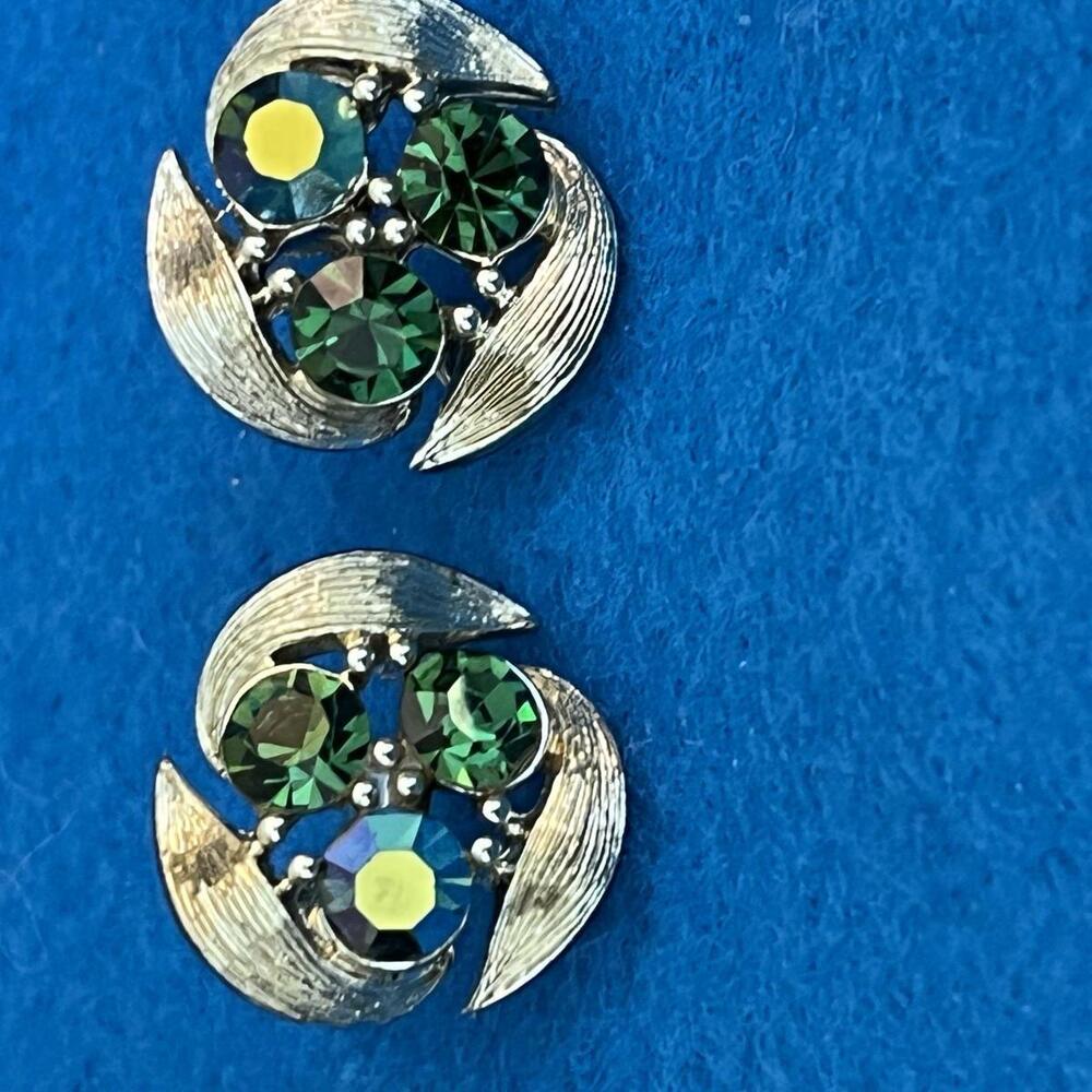 Blue Green Lisner Round Screw-back Earrings